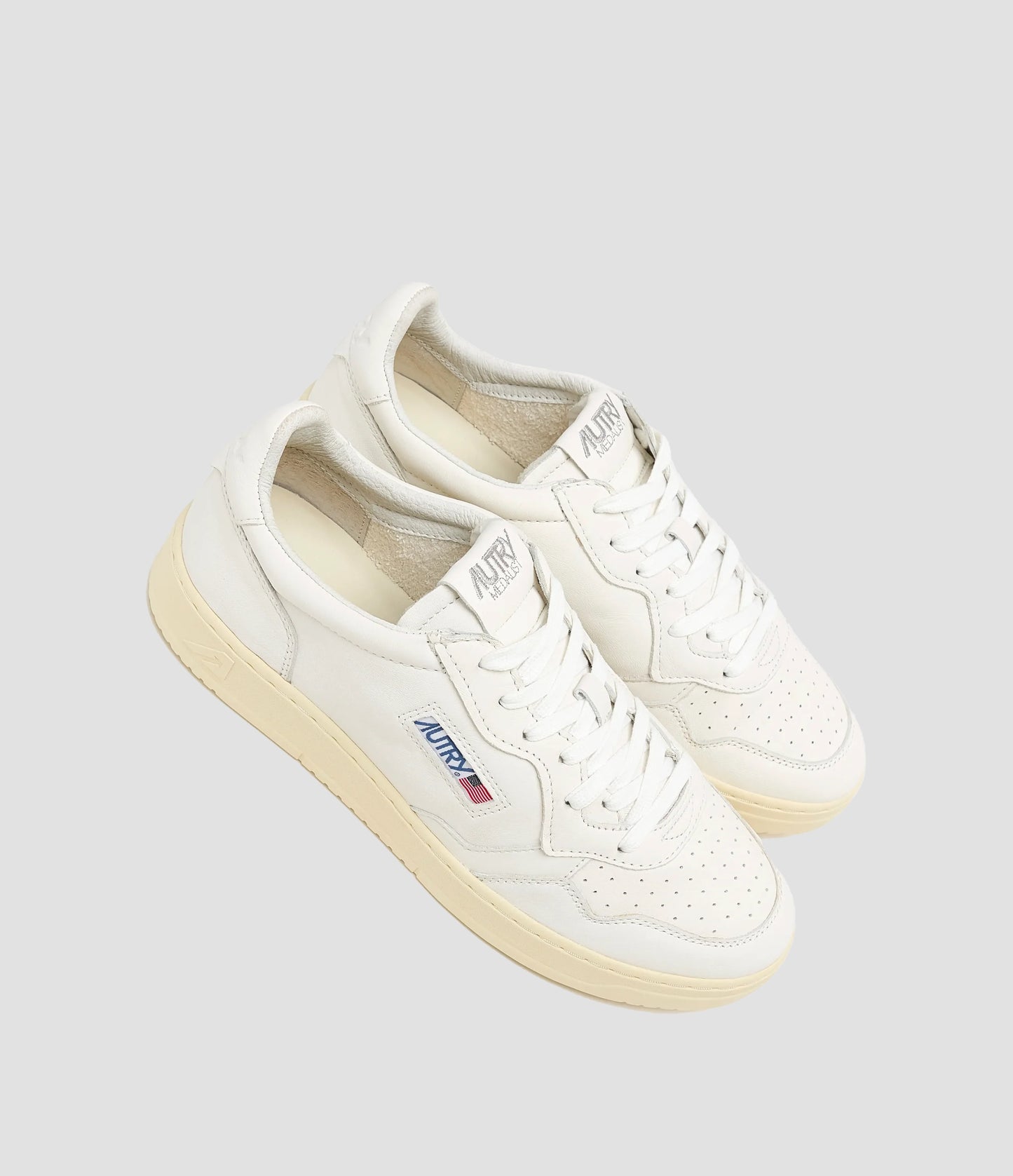 Medalist Low Man Goat White