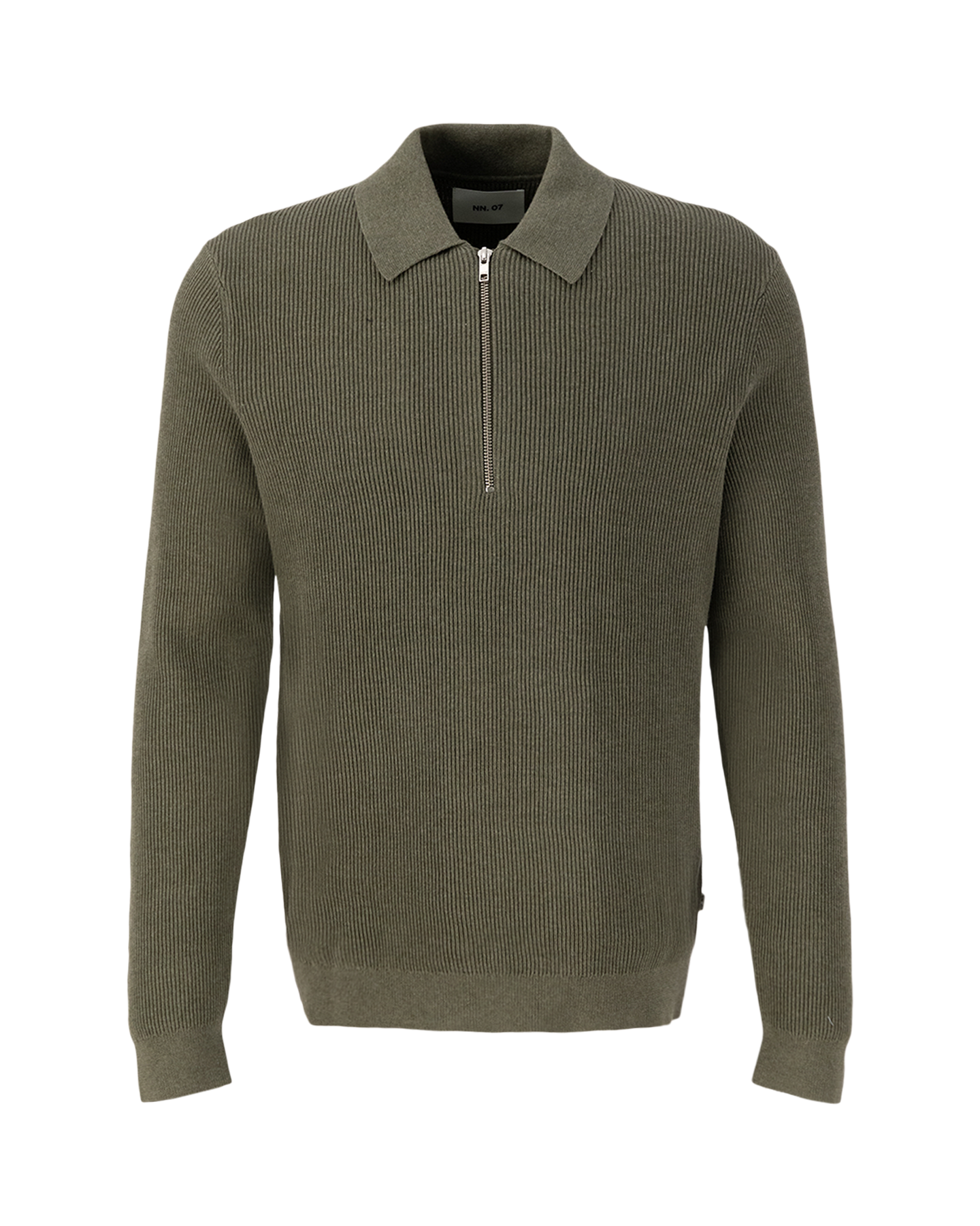 NL 07
Polo acanalado con media cremallera Color Verde Alcaparra