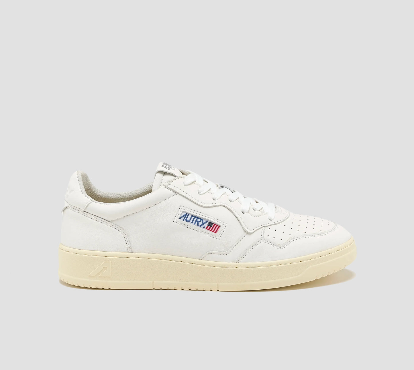 Medalist Low Man Goat White