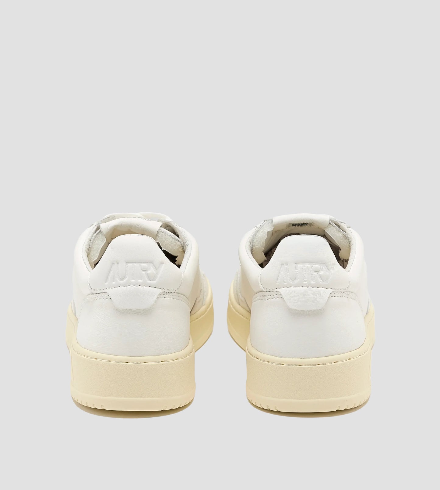 Medalist Low Man Goat White